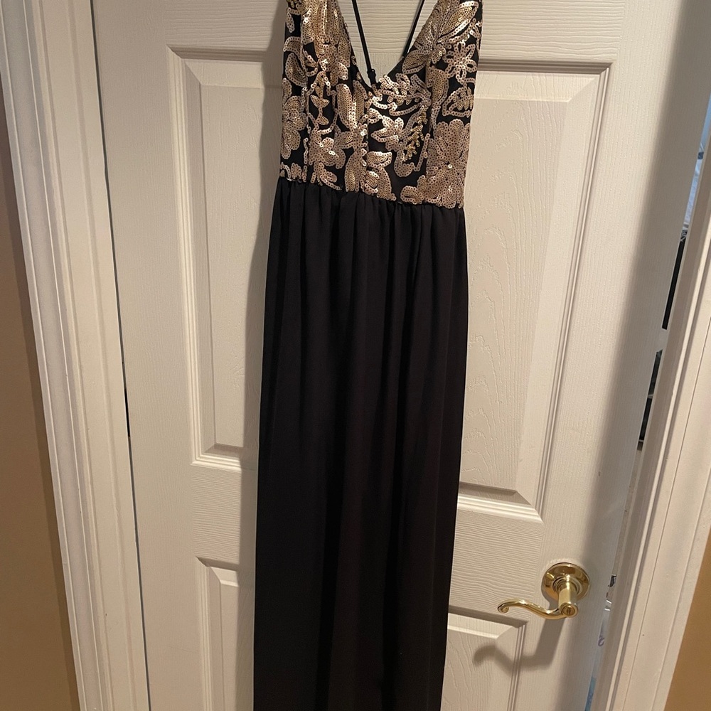 Elegant Black and Gold Maxi Dress